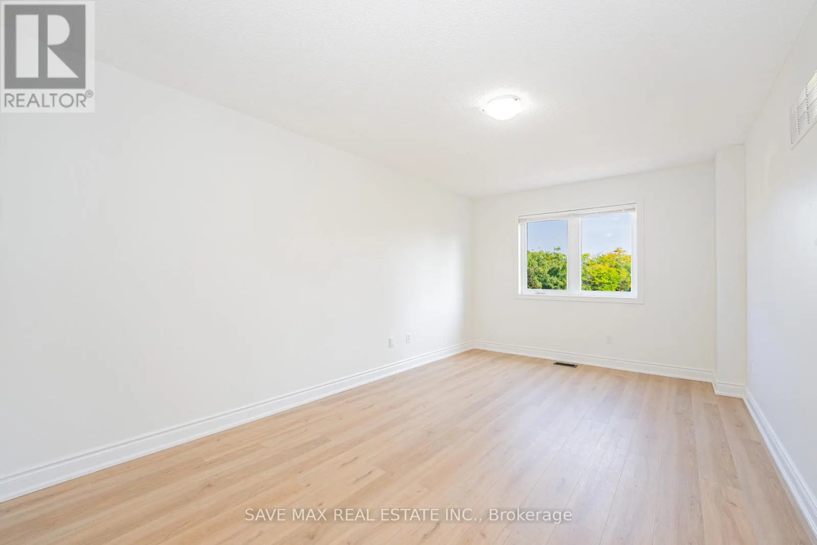 33 - 833 SCOLLARD COURT
