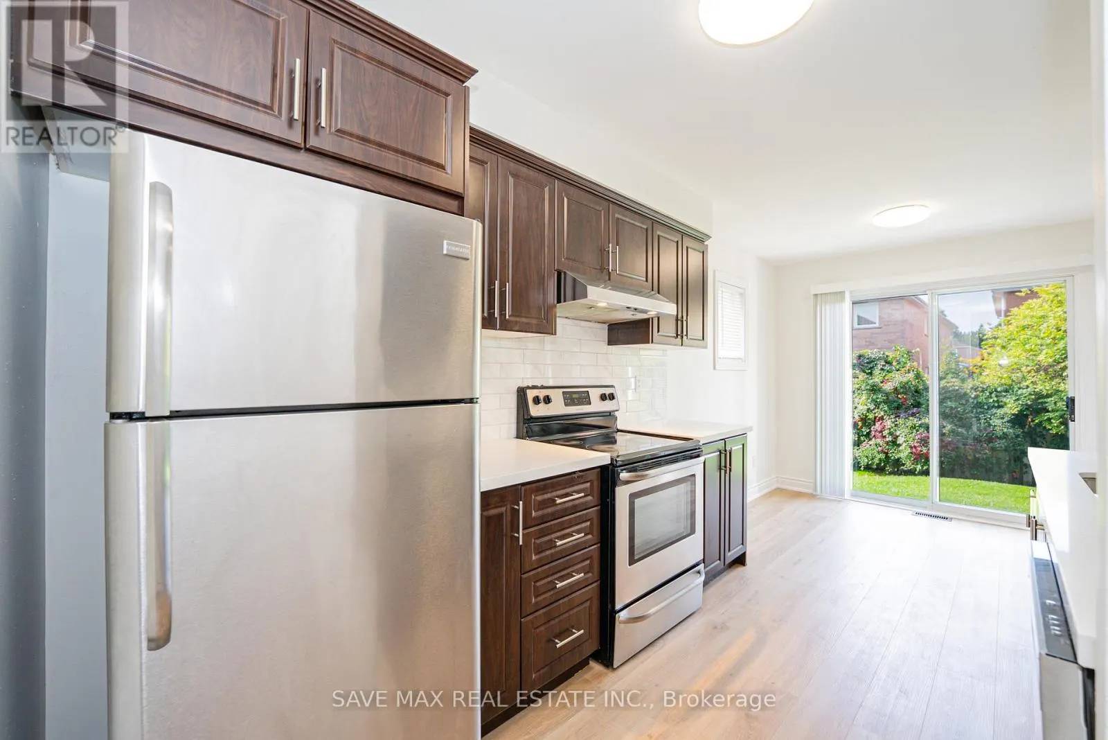 33 - 833 SCOLLARD COURT