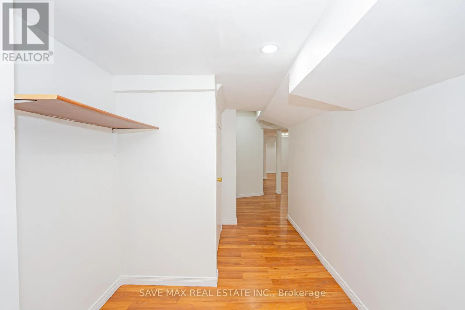 33 - 833 SCOLLARD COURT