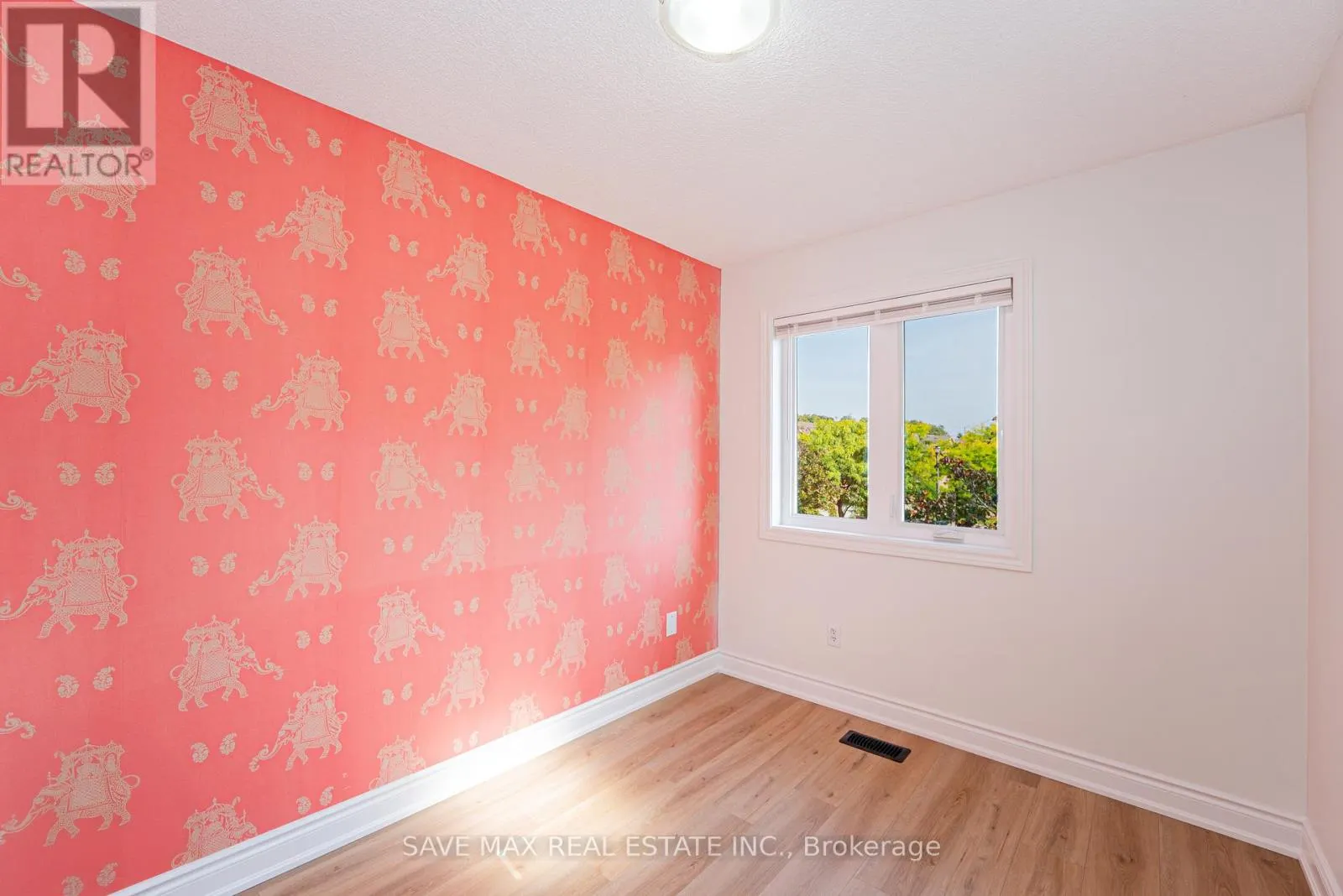 33 - 833 SCOLLARD COURT