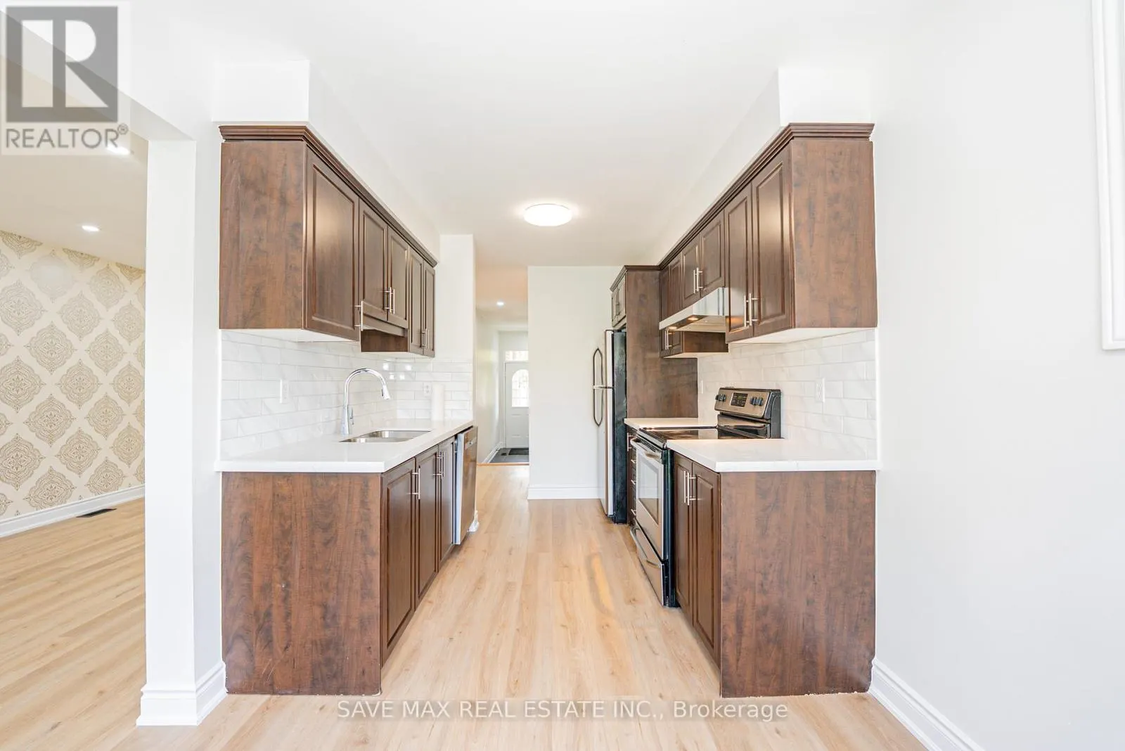 33 - 833 SCOLLARD COURT