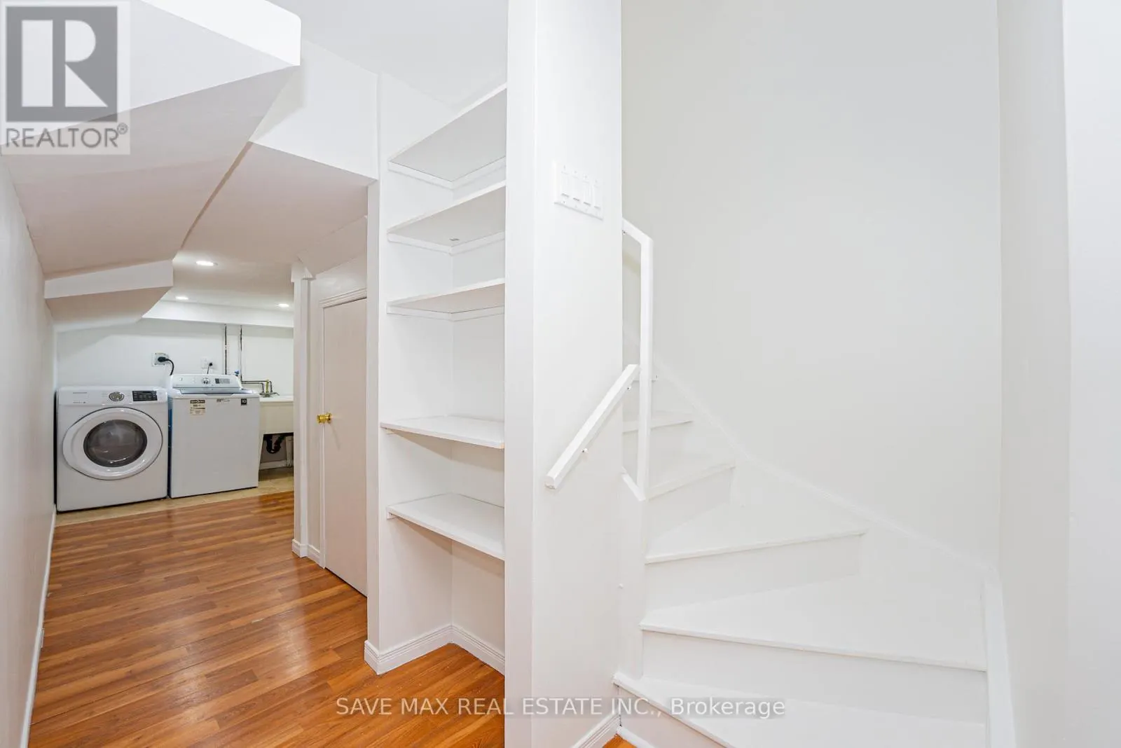 33 - 833 SCOLLARD COURT
