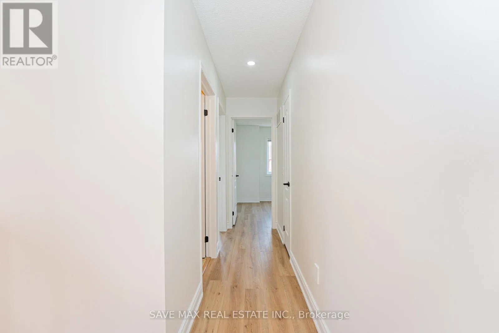 33 - 833 SCOLLARD COURT