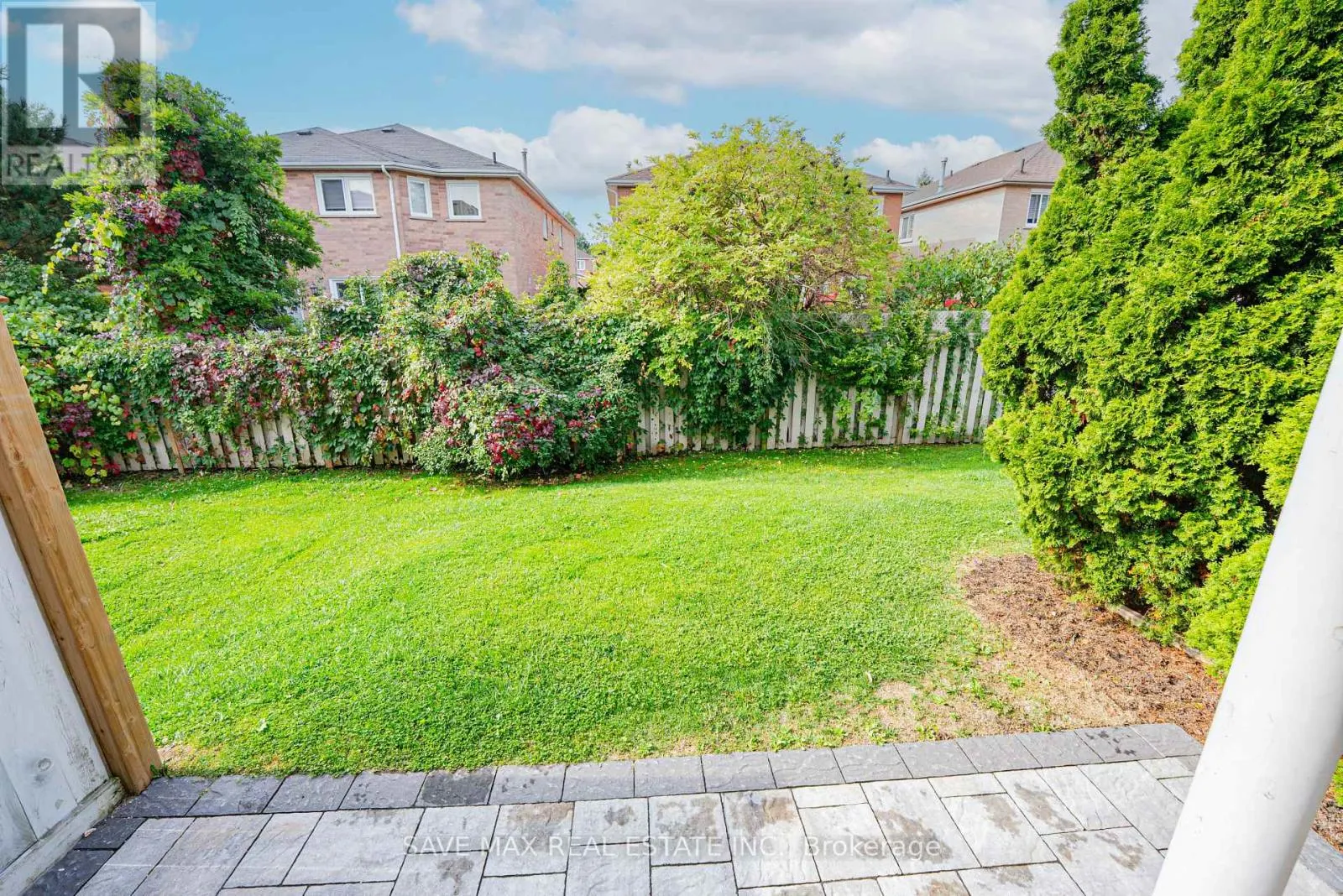 33 - 833 SCOLLARD COURT