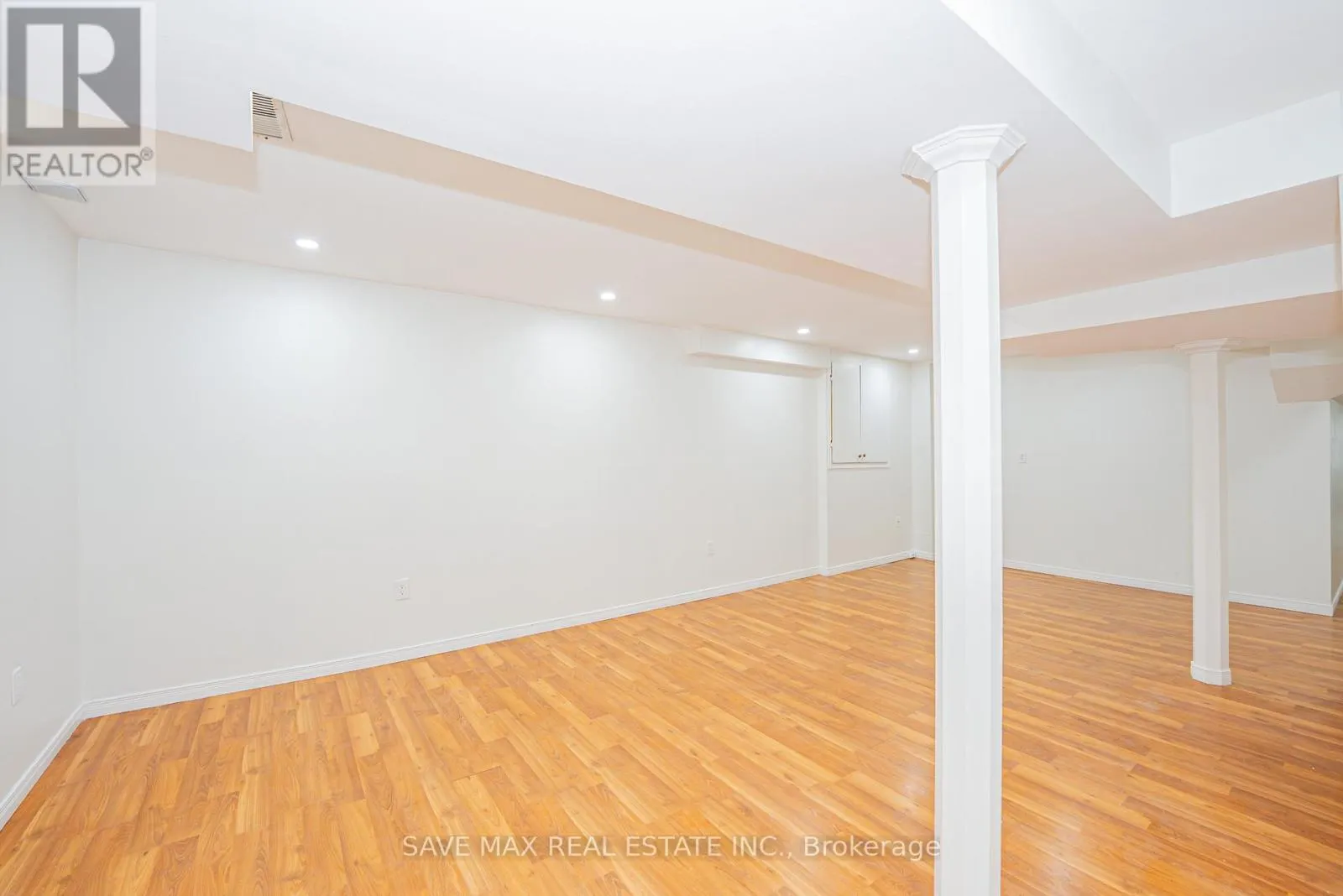 33 - 833 SCOLLARD COURT