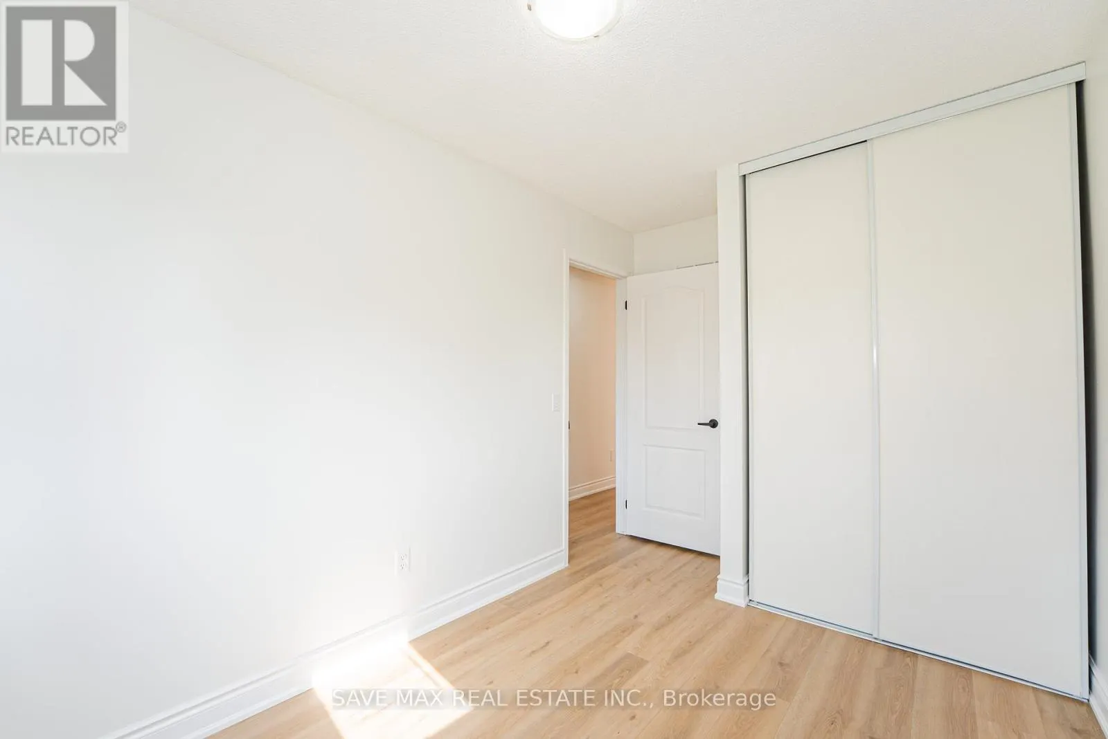 33 - 833 SCOLLARD COURT