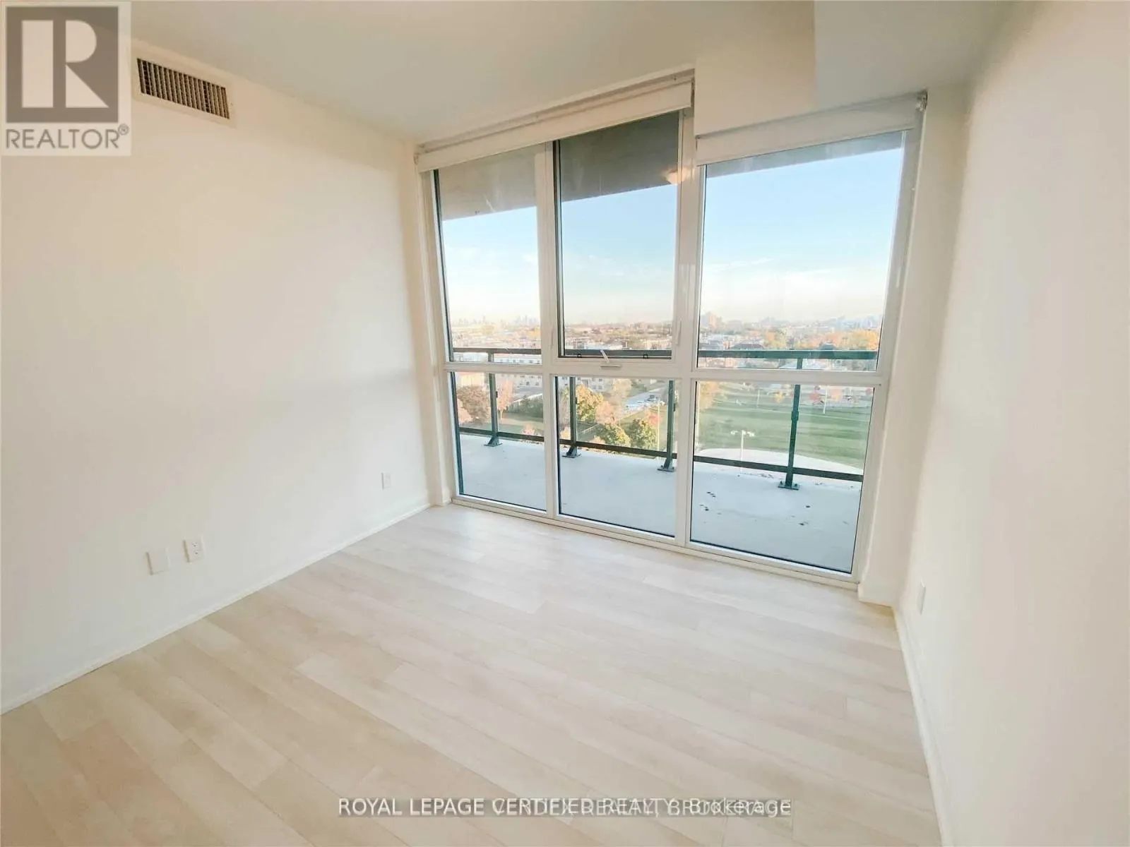 1009 - 1461 LAWRENCE AVENUE W