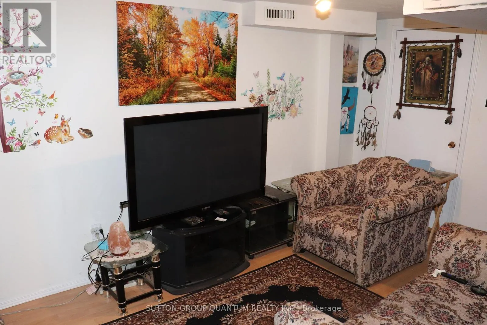 1575 SANDGATE CRESCENT
