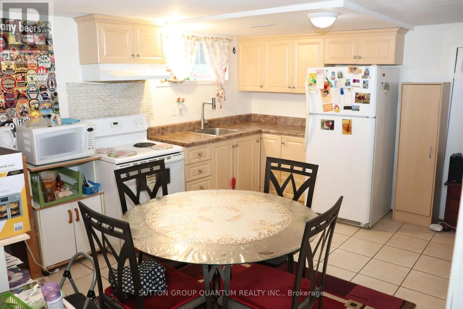 1575 SANDGATE CRESCENT