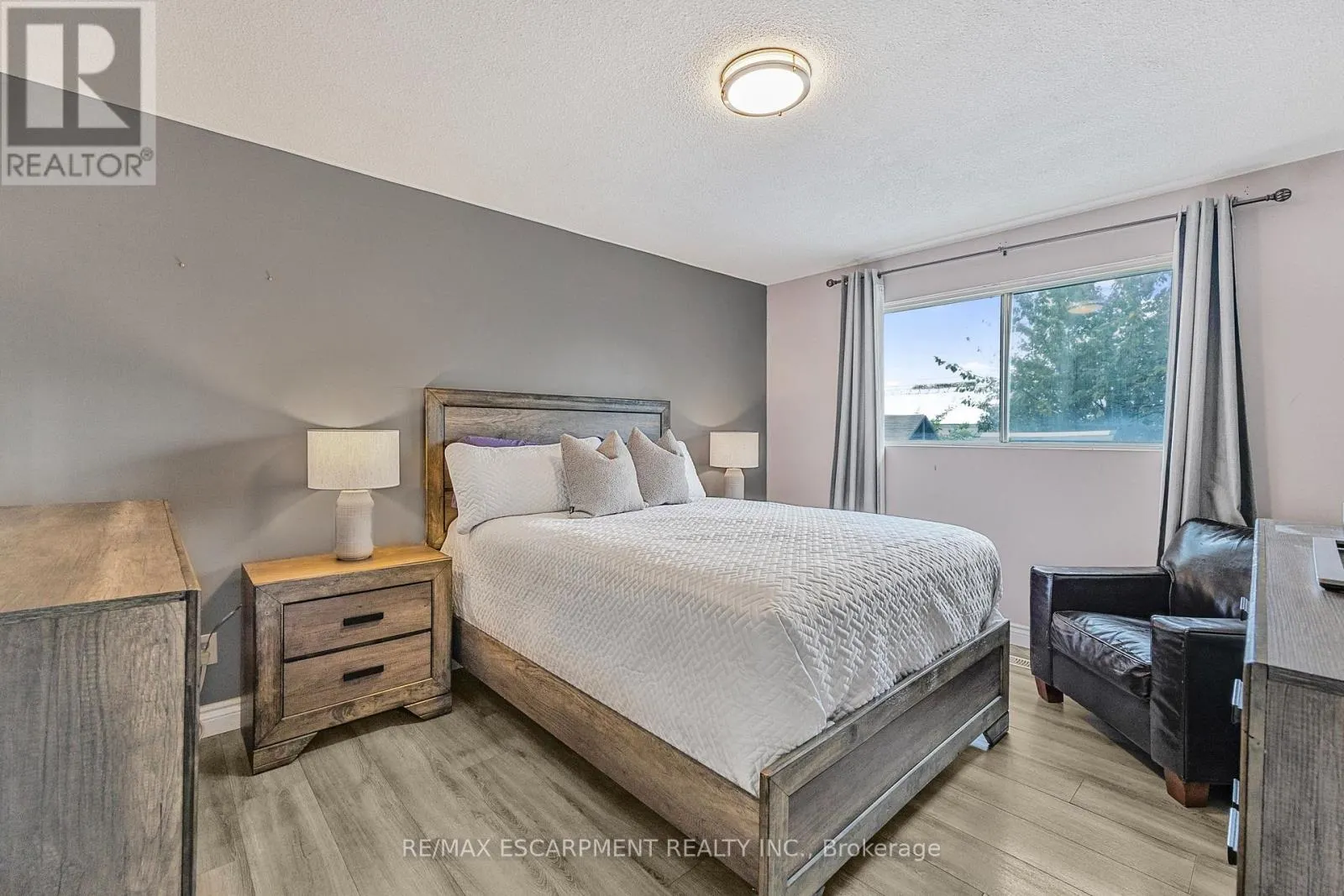 1196 DOWLAND CRESCENT