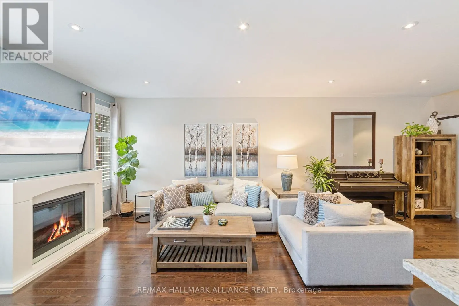 37 DIAMOND LEAF LANE