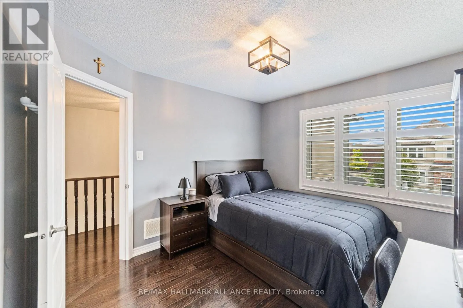 37 DIAMOND LEAF LANE