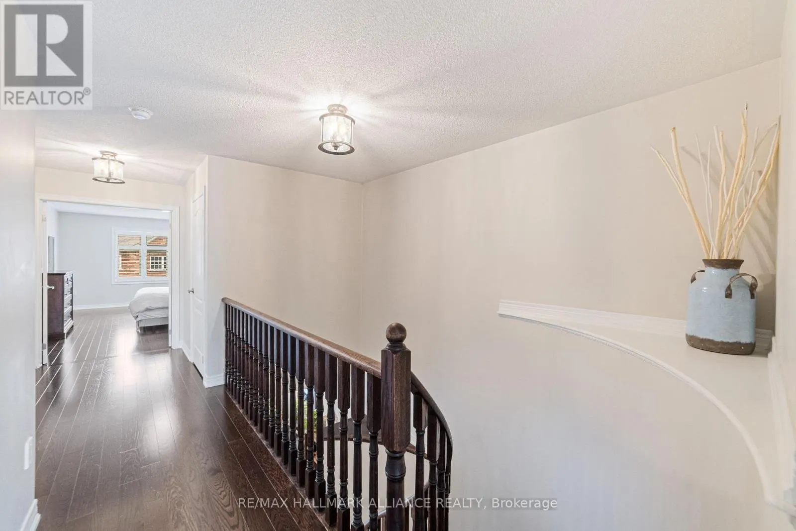 37 DIAMOND LEAF LANE