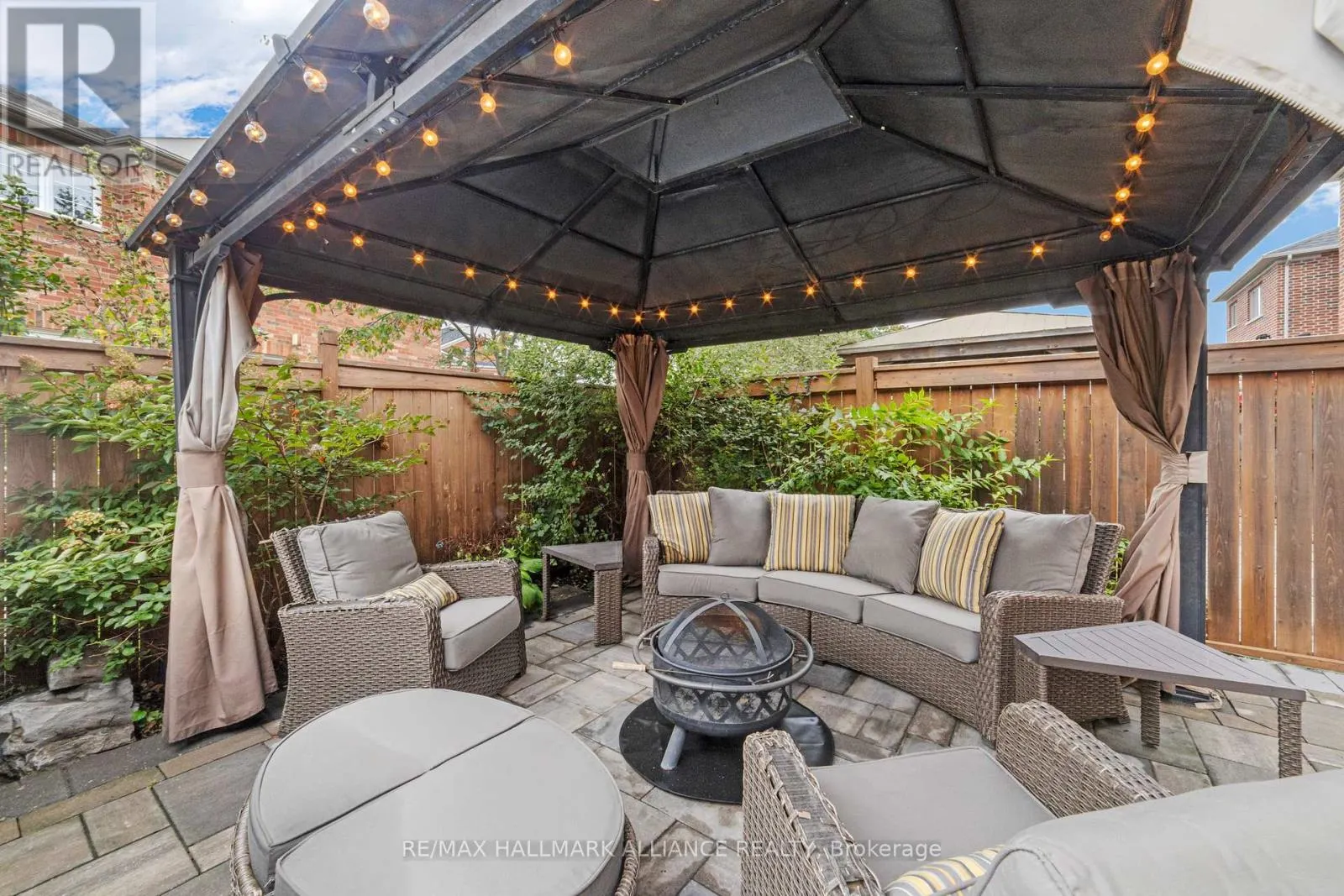 37 DIAMOND LEAF LANE