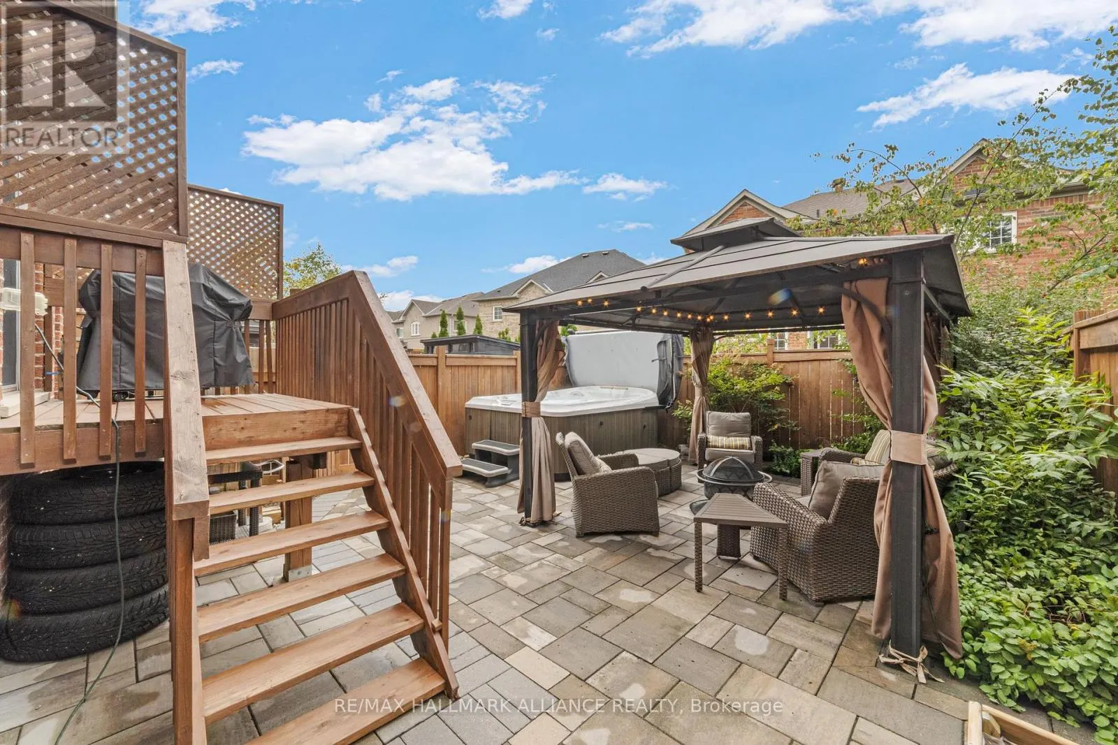 37 DIAMOND LEAF LANE