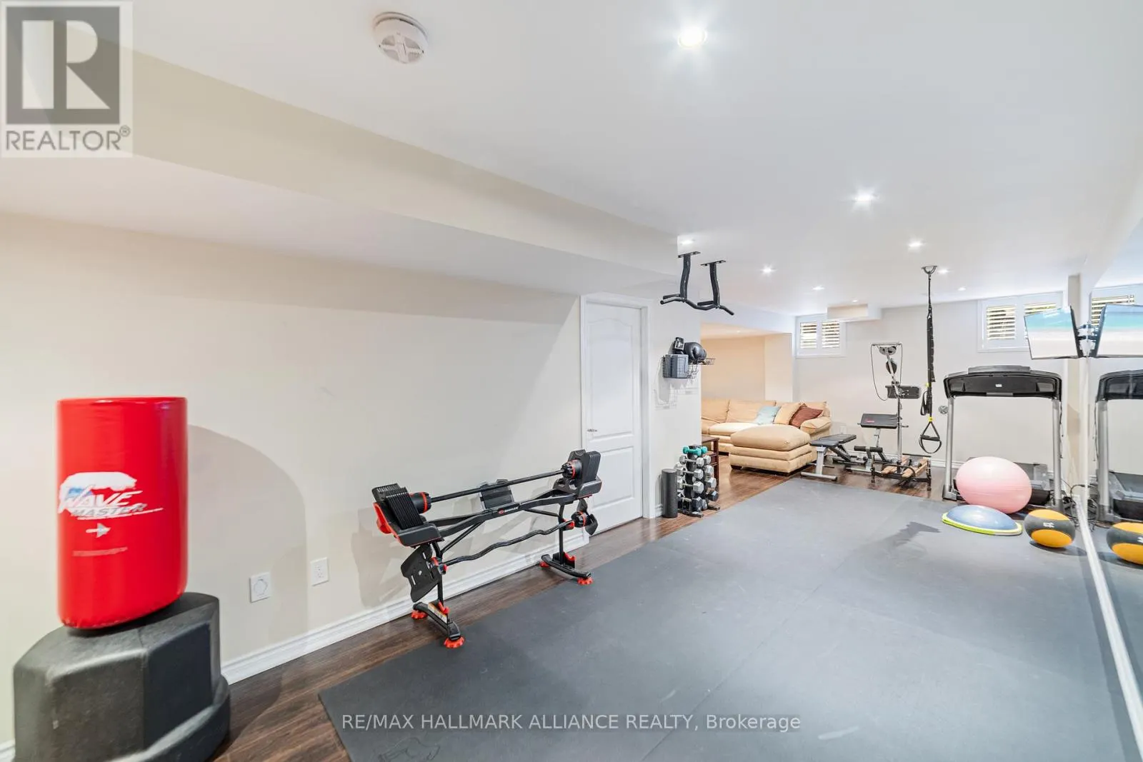 37 DIAMOND LEAF LANE