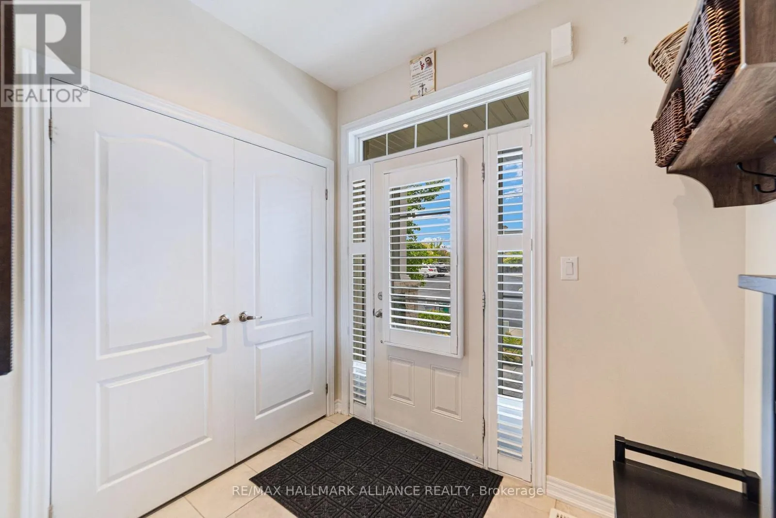 37 DIAMOND LEAF LANE