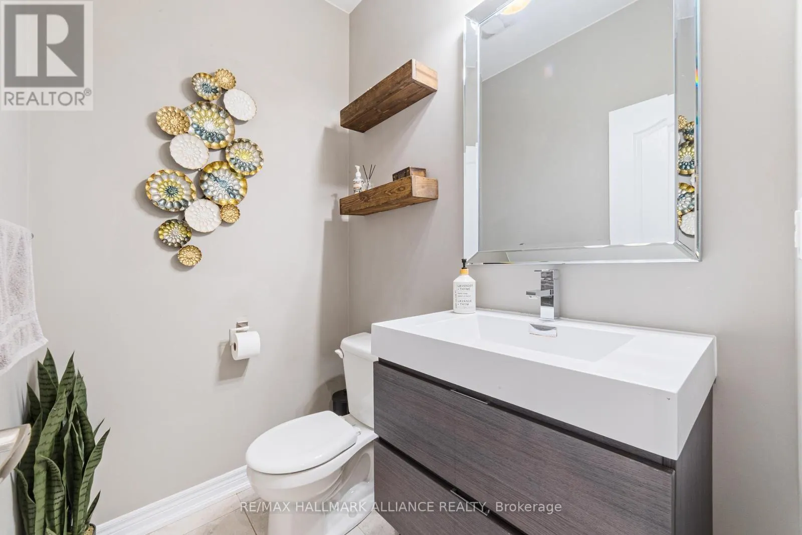 37 DIAMOND LEAF LANE