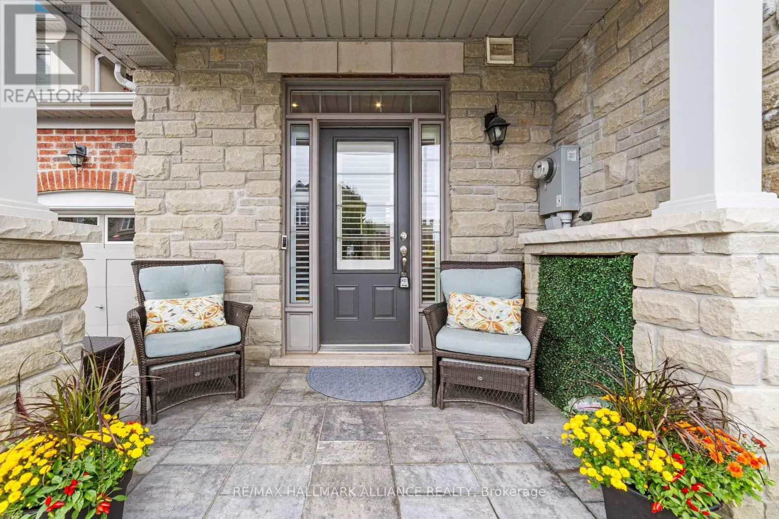 37 DIAMOND LEAF LANE