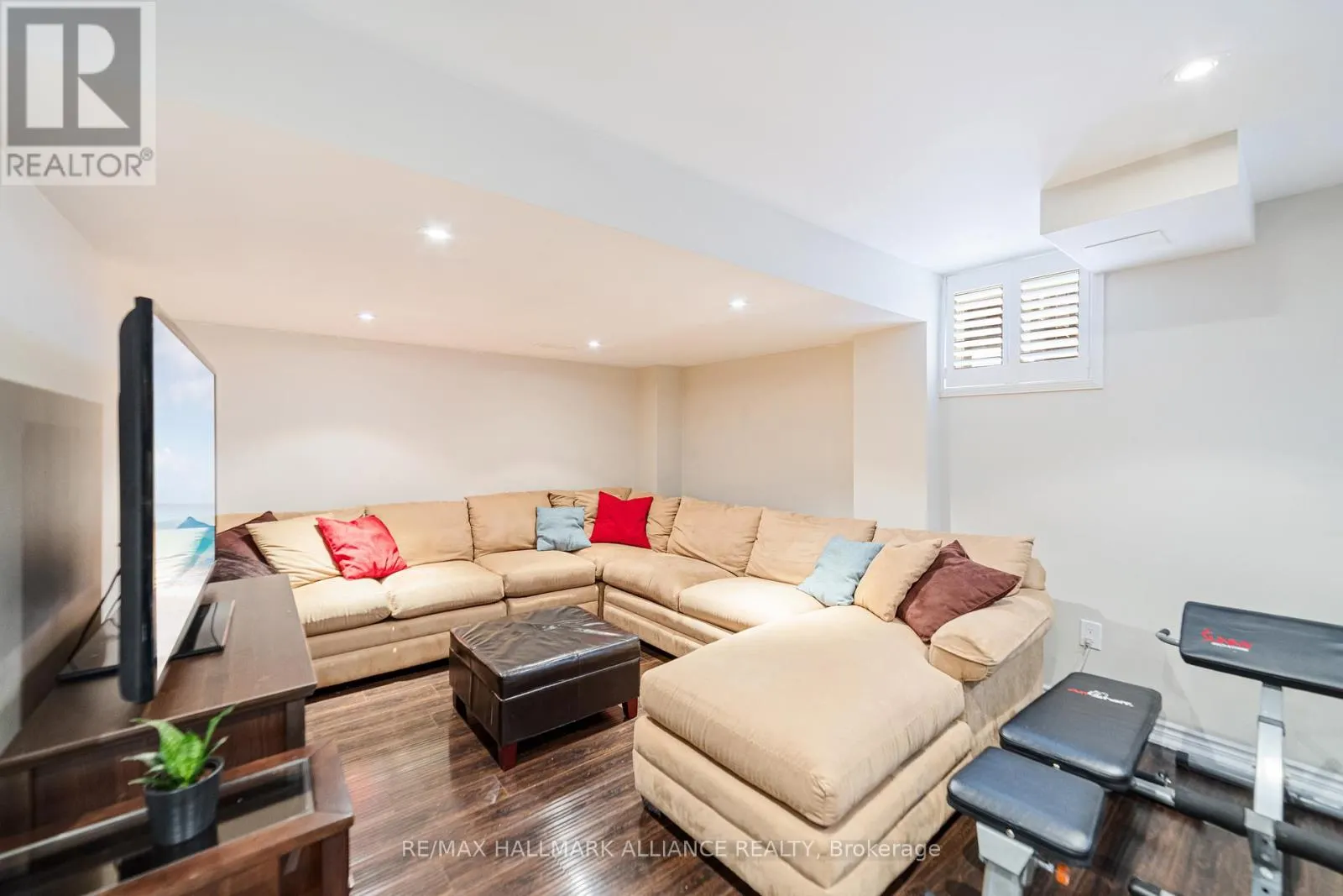 37 DIAMOND LEAF LANE