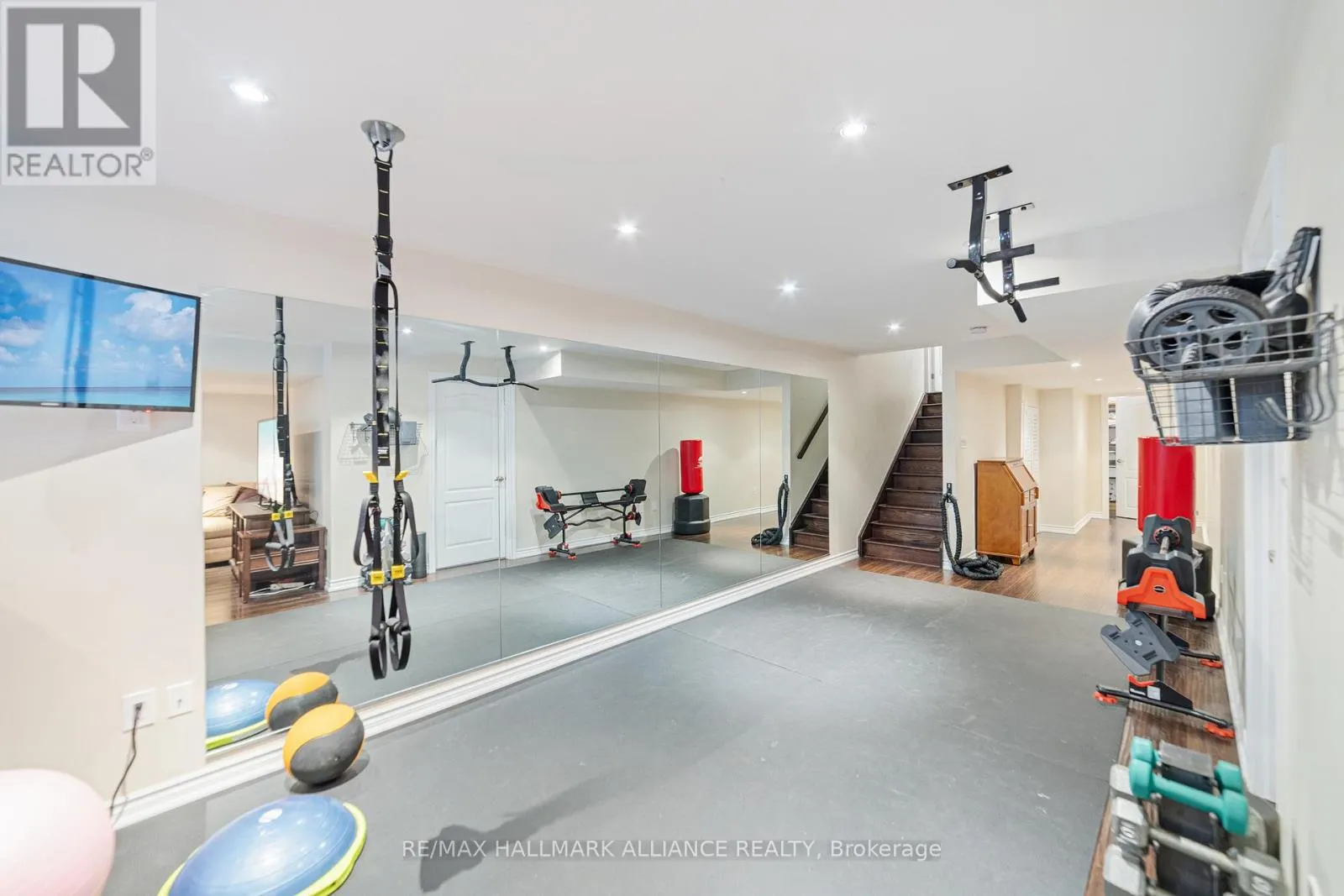 37 DIAMOND LEAF LANE