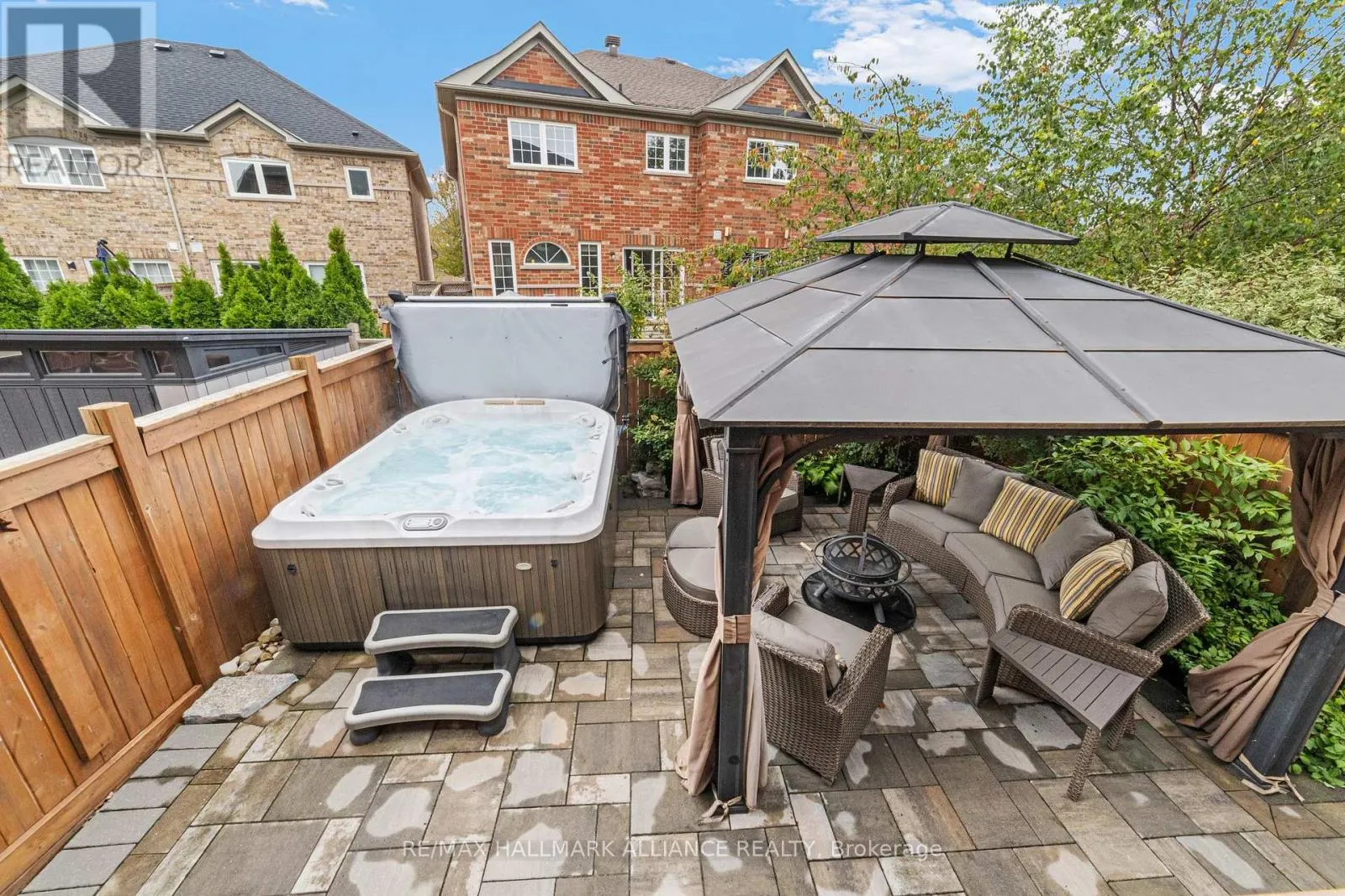 37 DIAMOND LEAF LANE