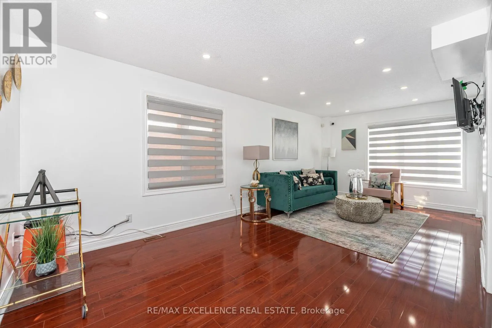36 COPPERMILL DRIVE W