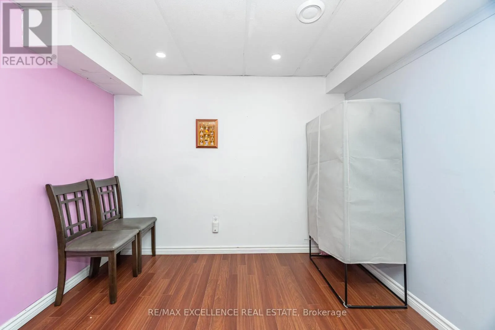 36 COPPERMILL DRIVE W