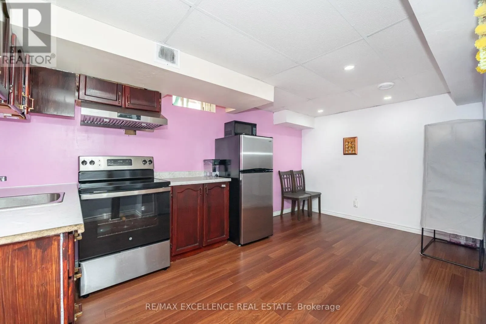 36 COPPERMILL DRIVE W