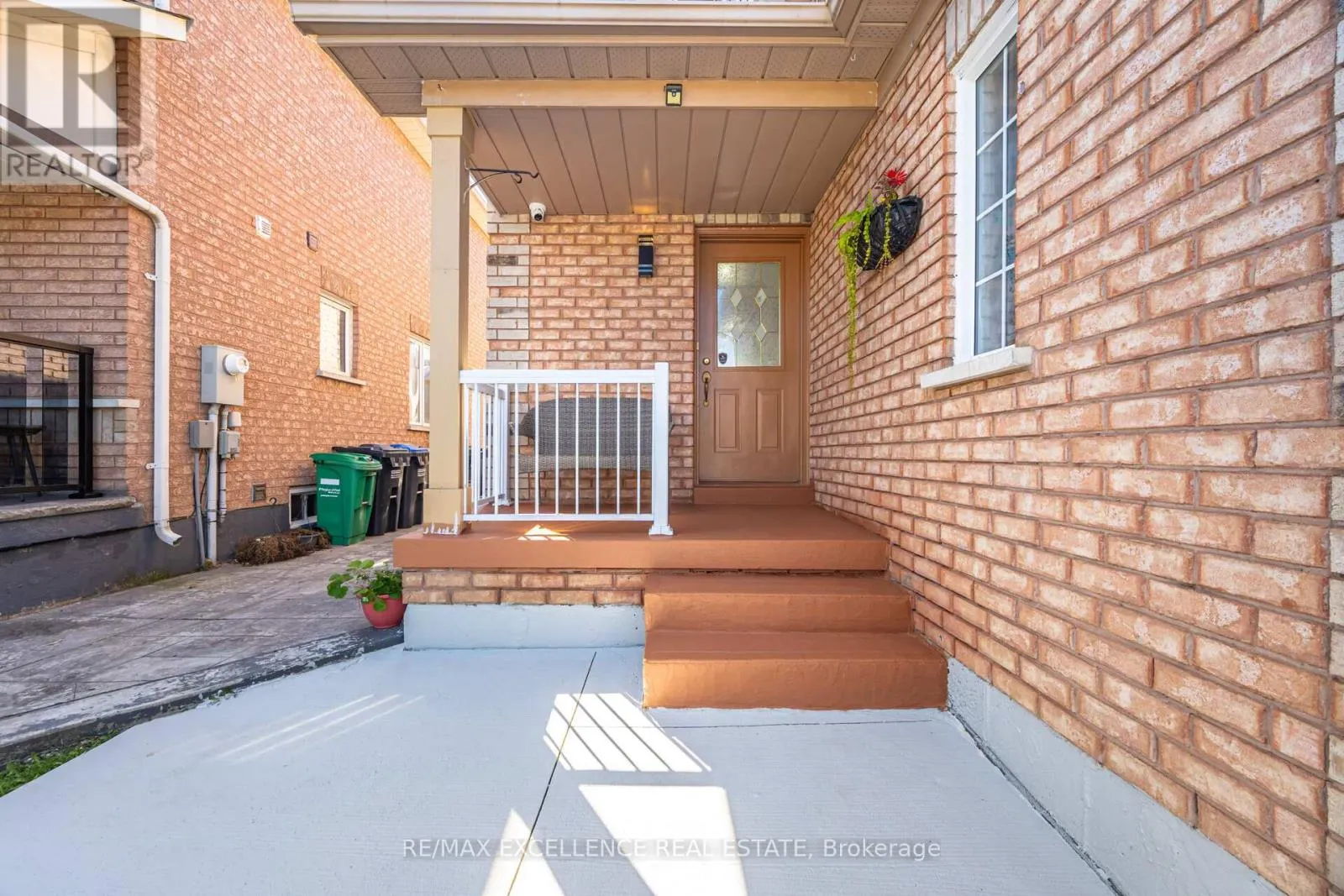 36 COPPERMILL DRIVE W