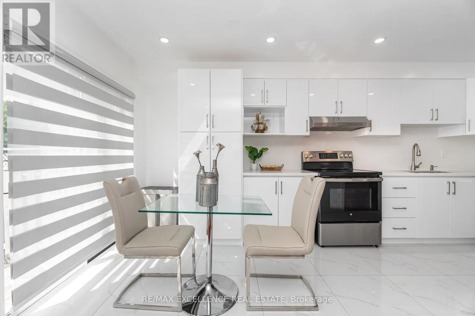 36 COPPERMILL DRIVE W
