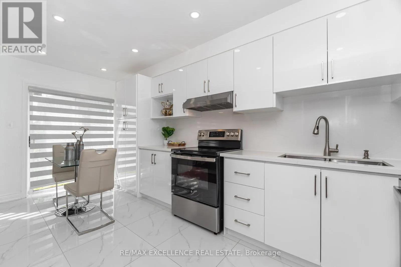 36 COPPERMILL DRIVE W