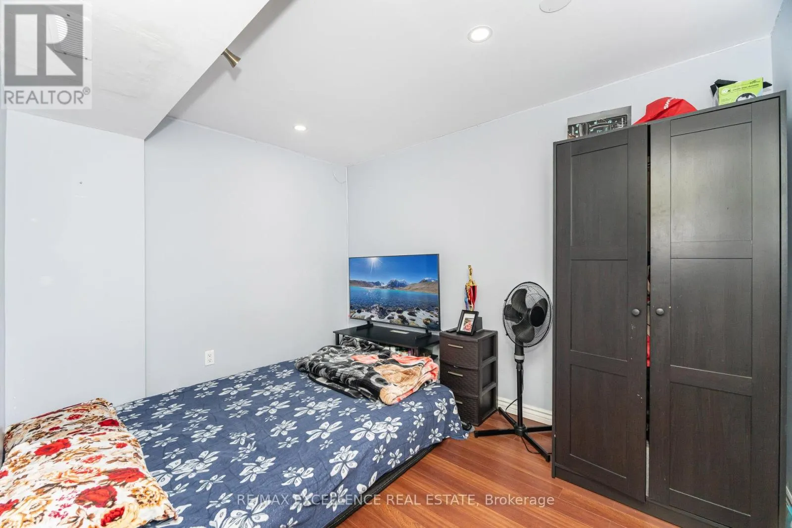 36 COPPERMILL DRIVE W