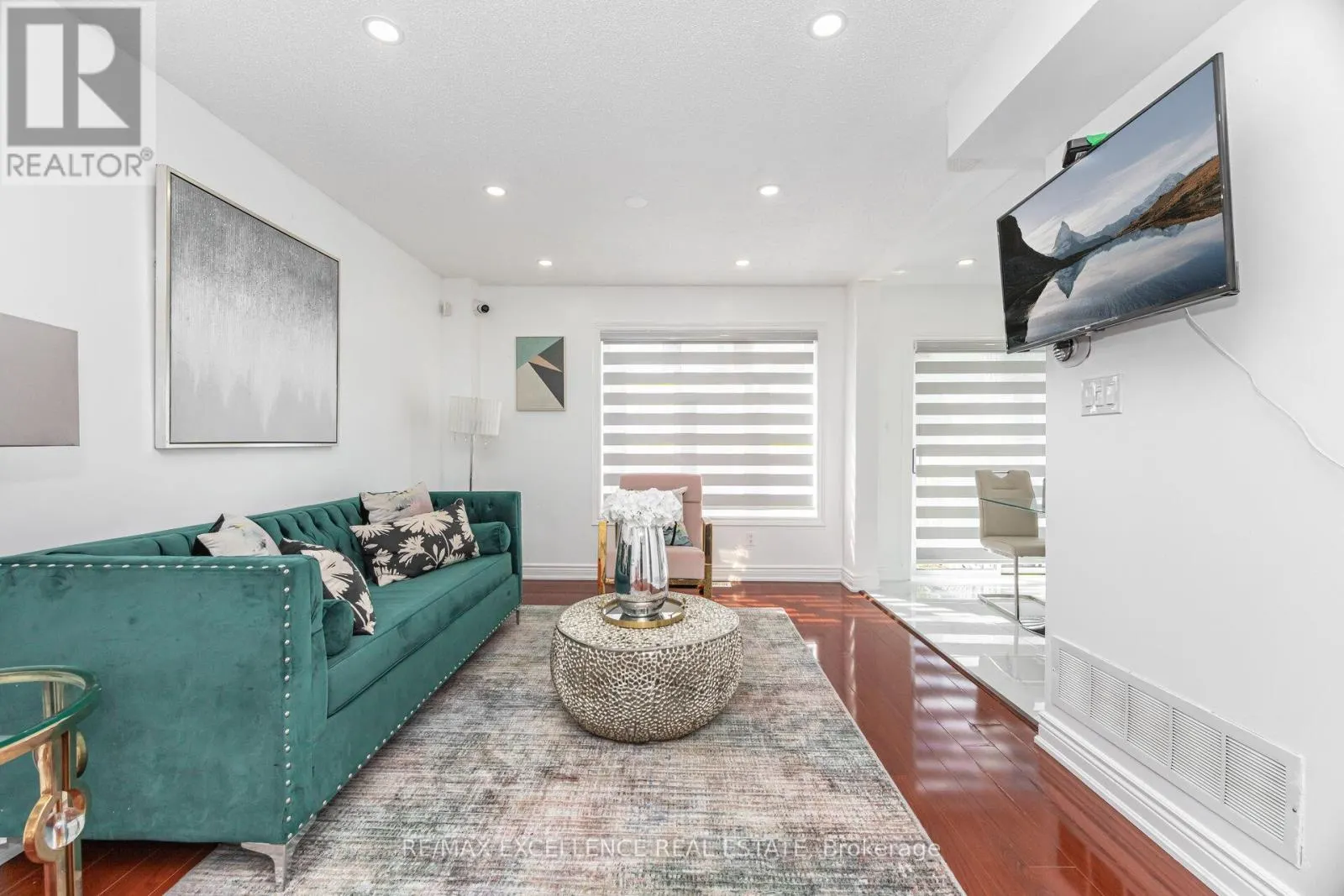 36 COPPERMILL DRIVE W