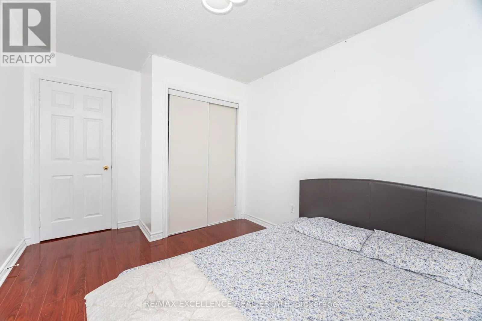 36 COPPERMILL DRIVE W