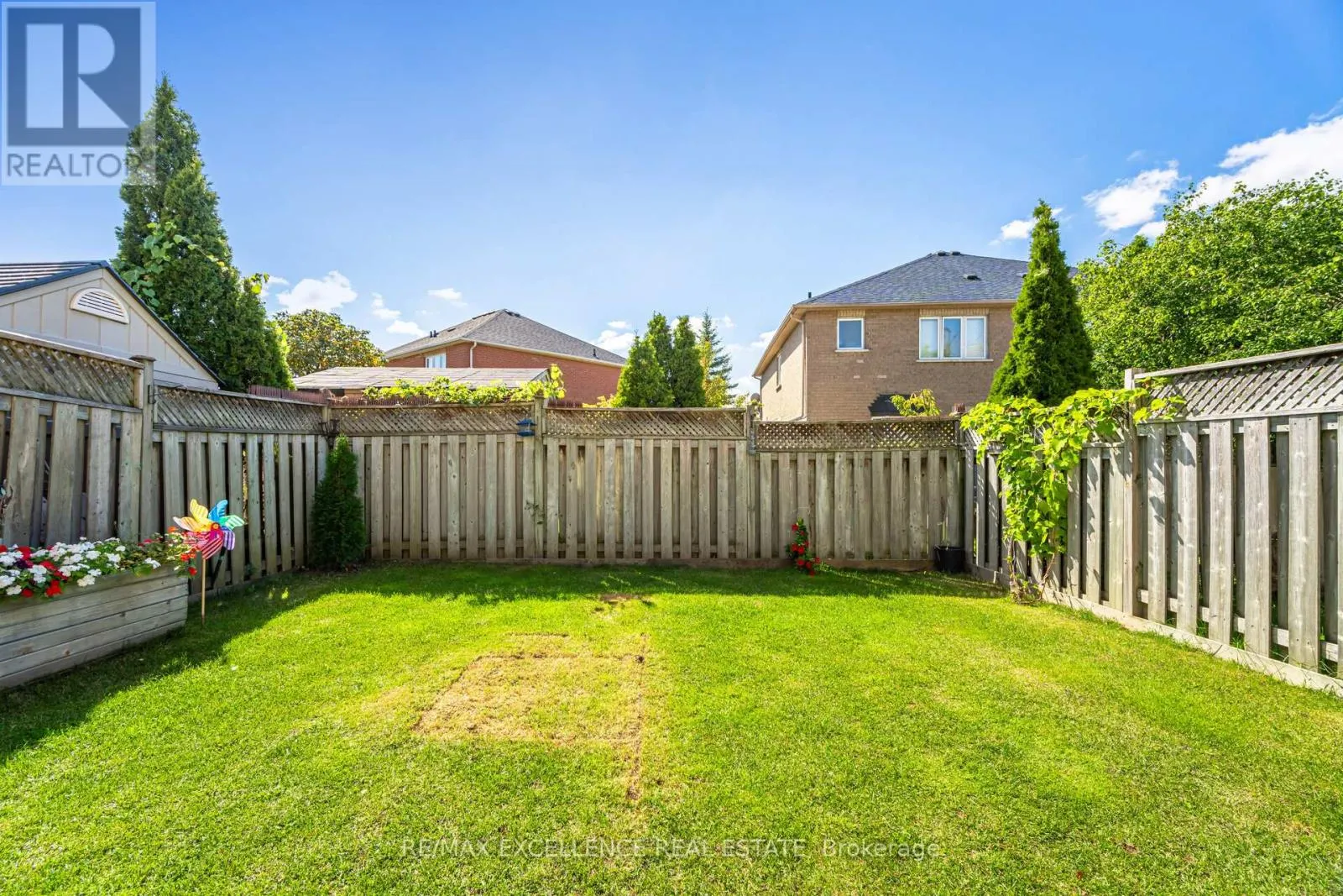 36 COPPERMILL DRIVE W