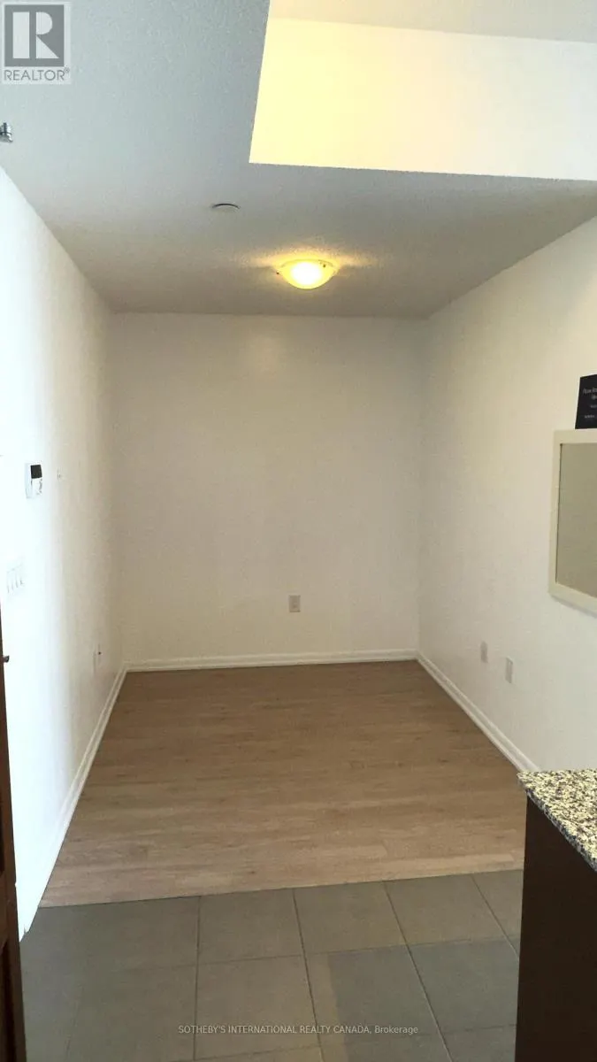 802 - 830 LAWRENCE AVENUE W