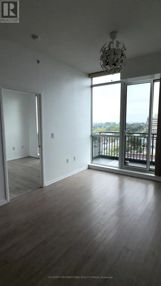 802 - 830 LAWRENCE AVENUE W