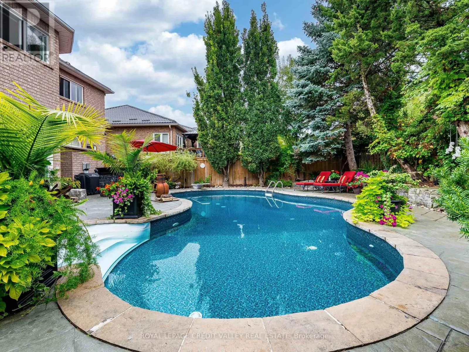 81 PINEBROOK CIRCLE