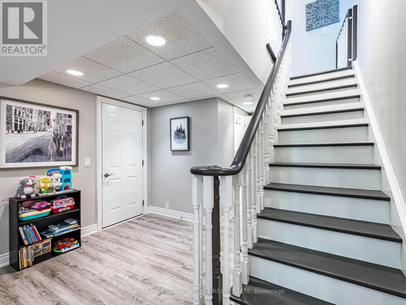 81 PINEBROOK CIRCLE