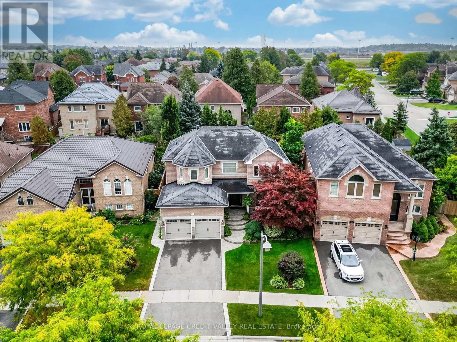 81 PINEBROOK CIRCLE