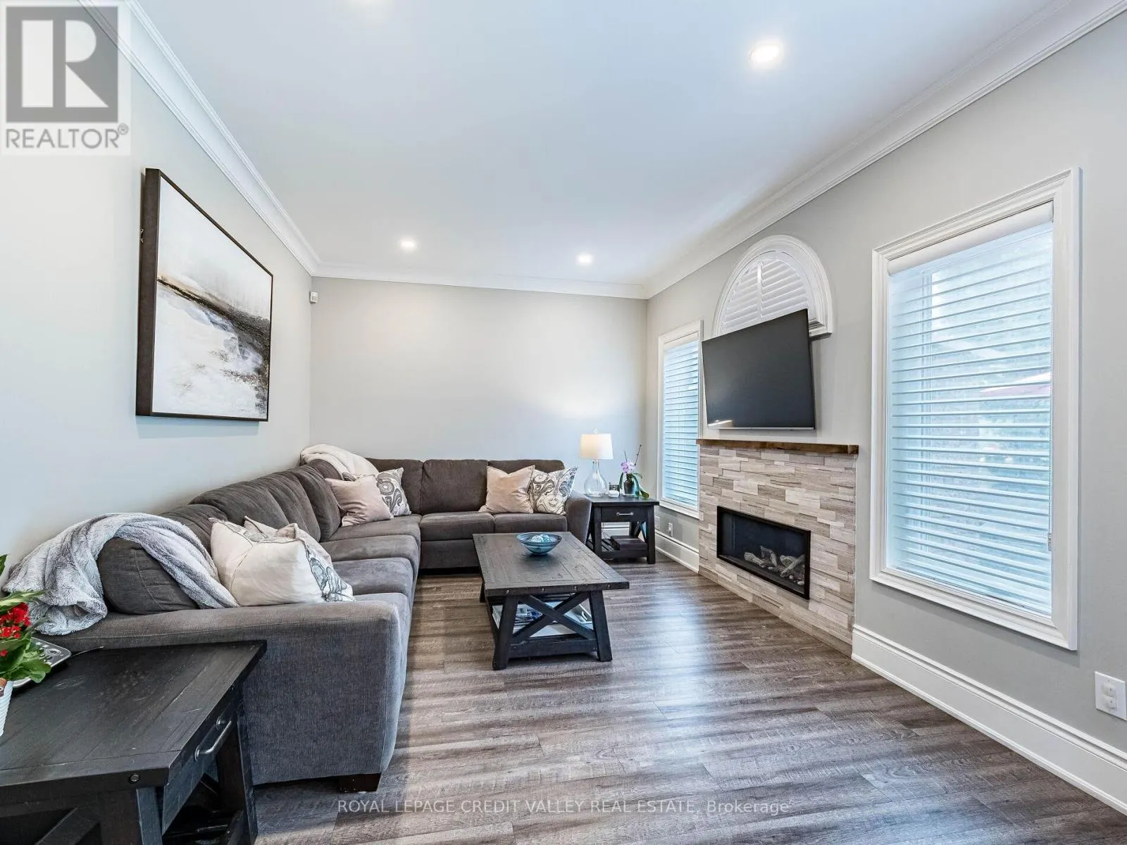 81 PINEBROOK CIRCLE