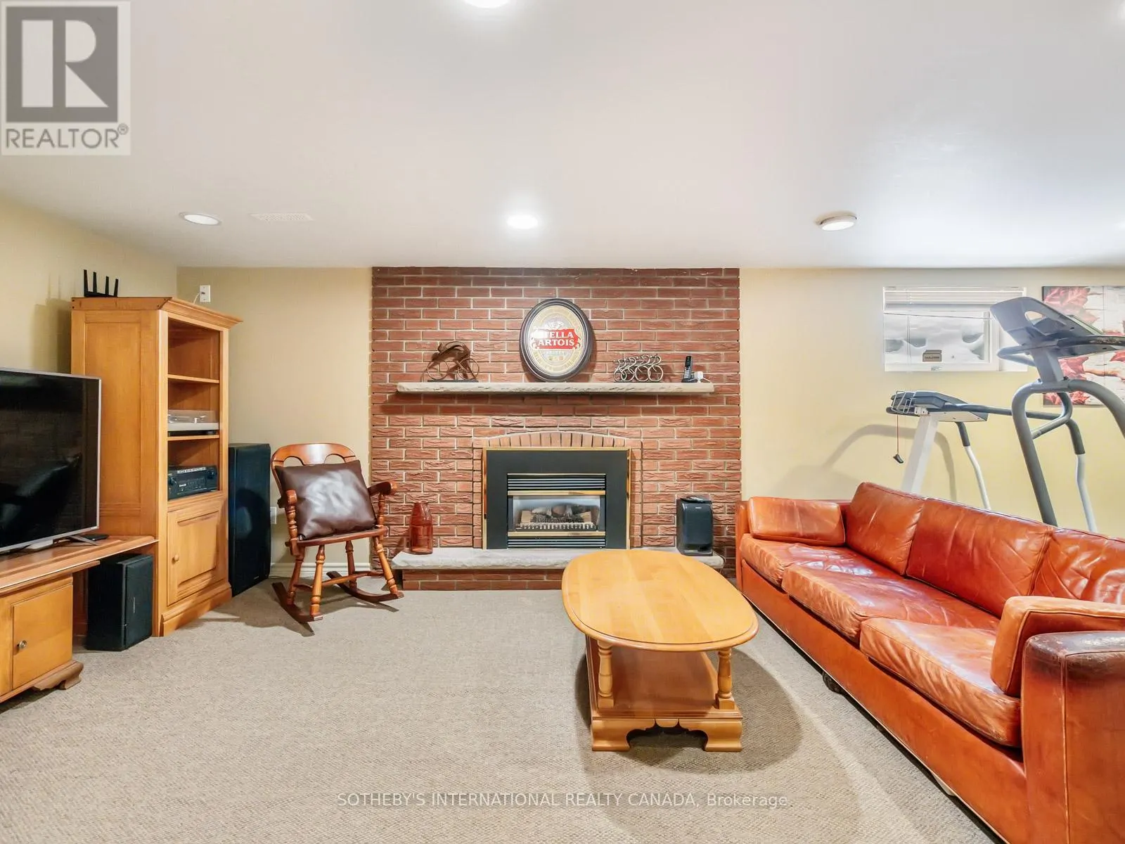 1601 CALUMET PLACE