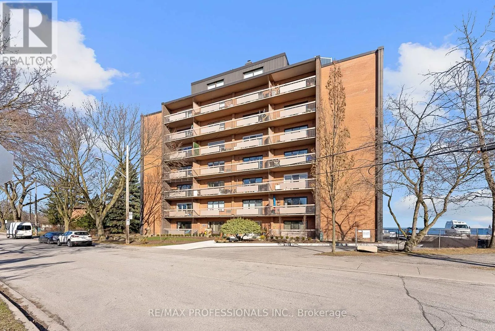 501 - 41 LAKE SHORE DRIVE