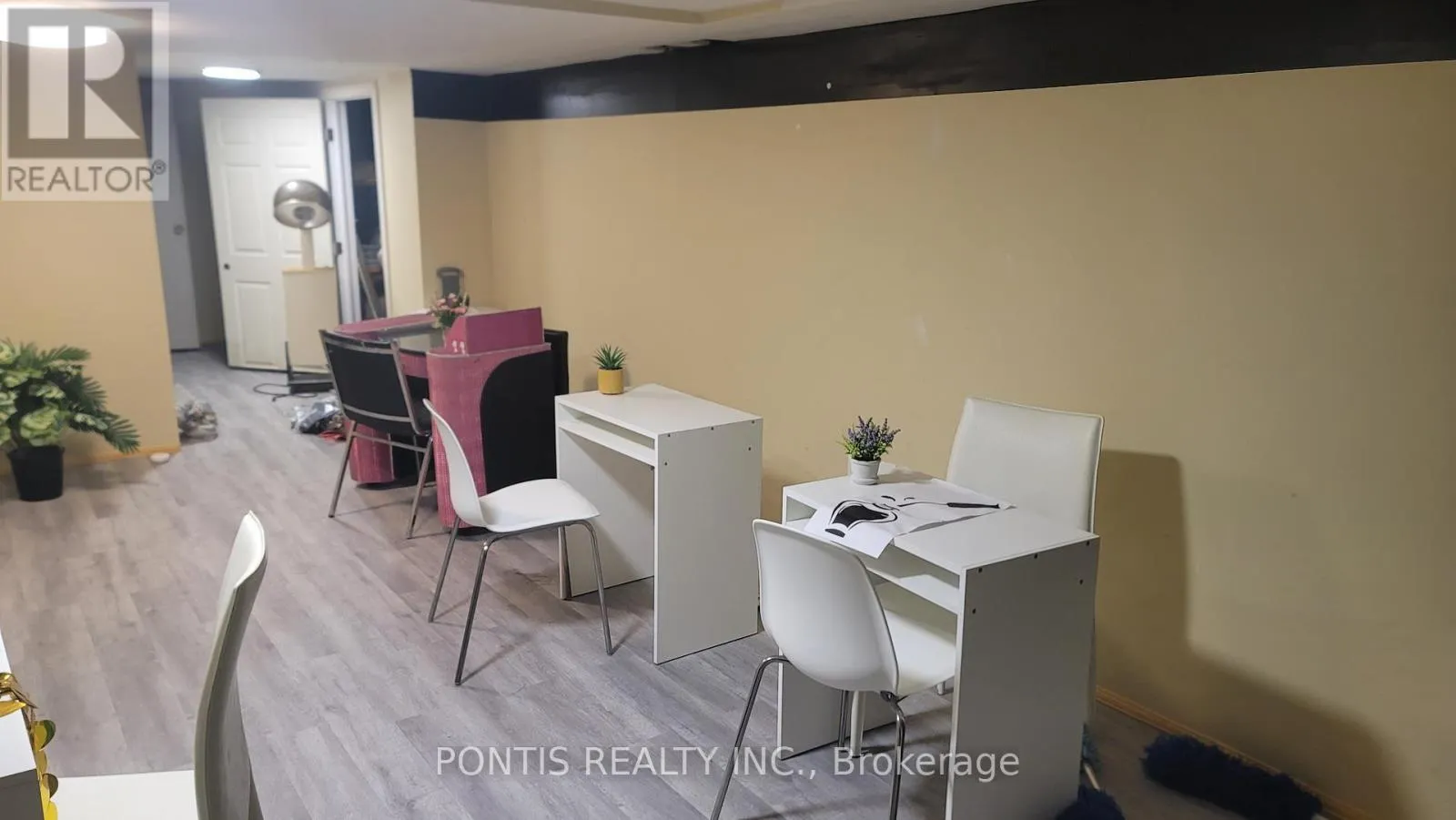 612 LAKESHORE ROAD E