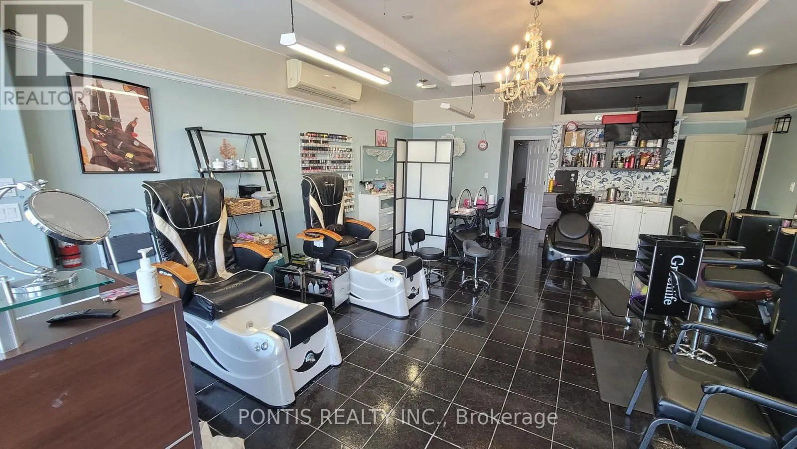 612 LAKESHORE ROAD E