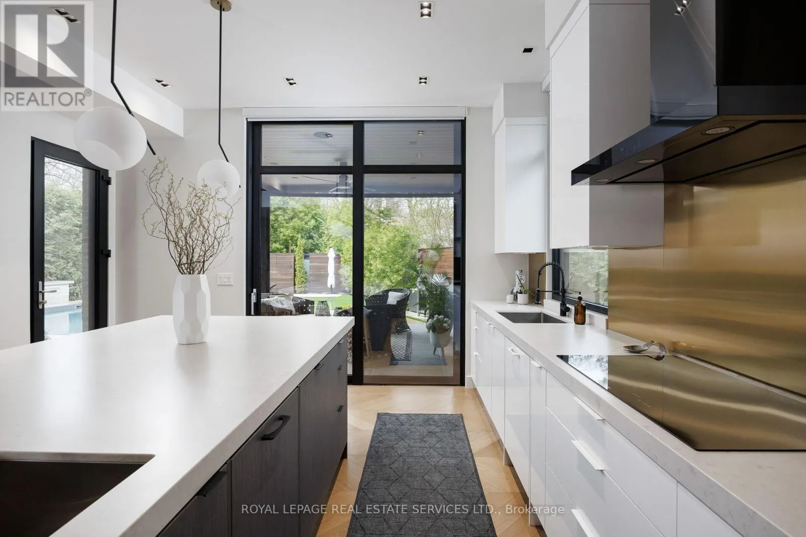 1471 ROGERSWOOD COURT