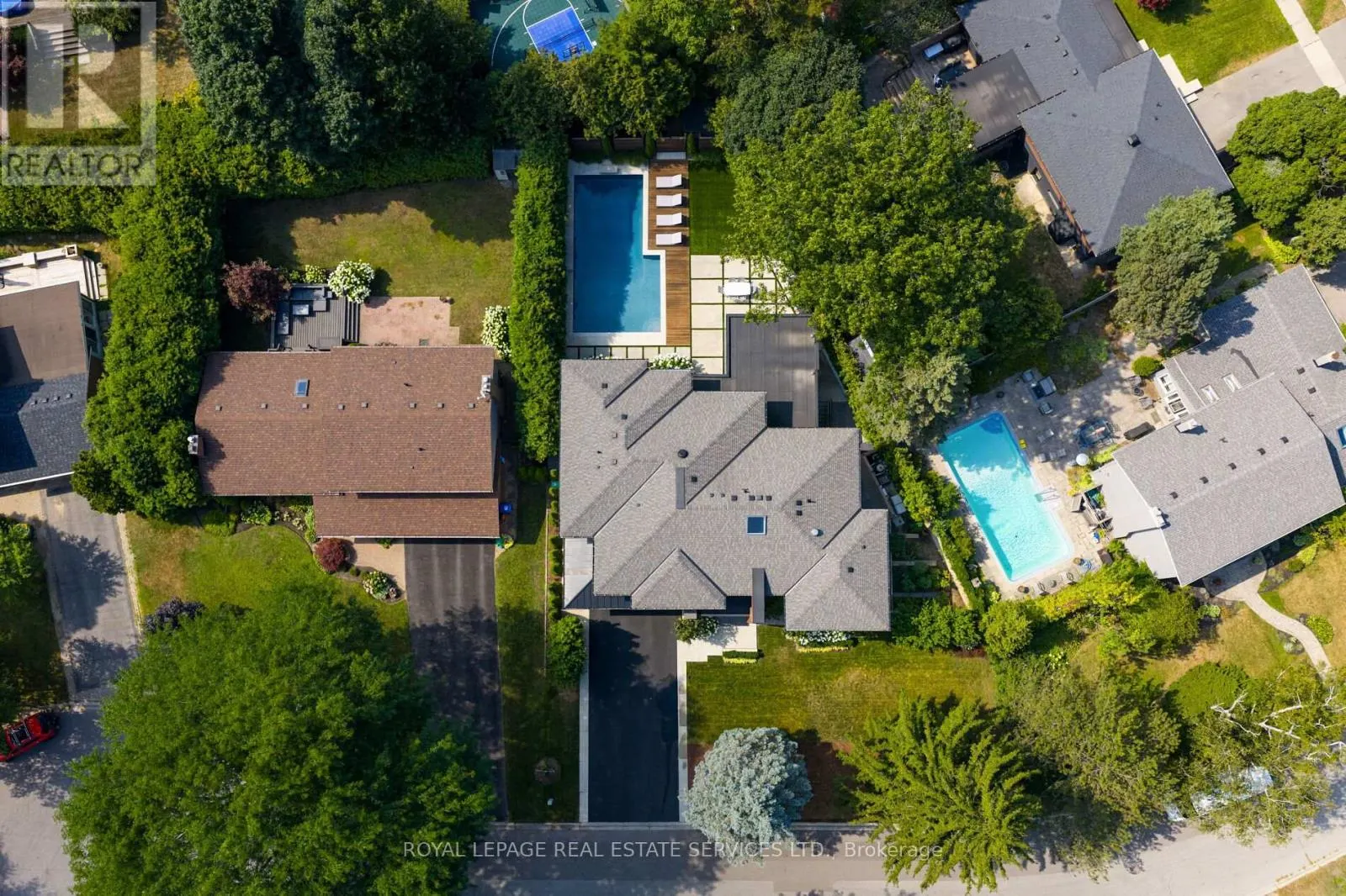 1471 ROGERSWOOD COURT