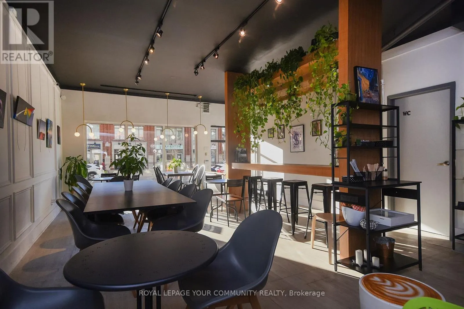 77 LAKESHORE ROAD W