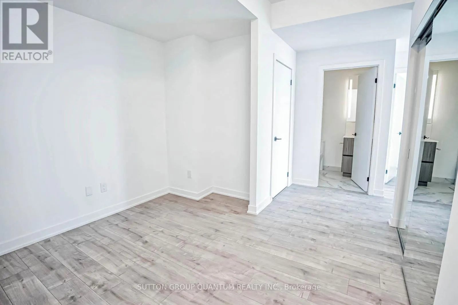 805 - 220 MISSINNIHE WAY